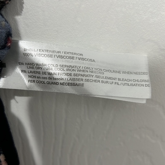 Navy Floral Romper - Picture 7 of 8